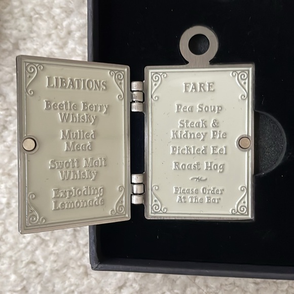 LitJoy Harry Potter Magical 'The Cracked Kettle Pub Key #22' - Picture 7 of 11